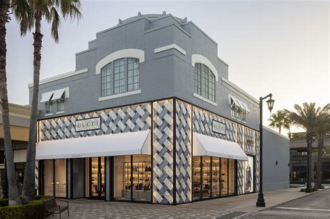 fashion square clothing stores